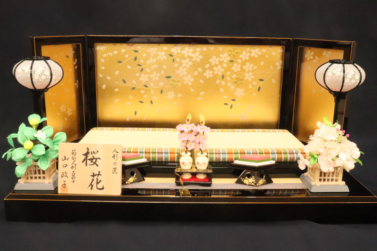 親王飾り雛人形(60cmx33cmx29cm)　桜花