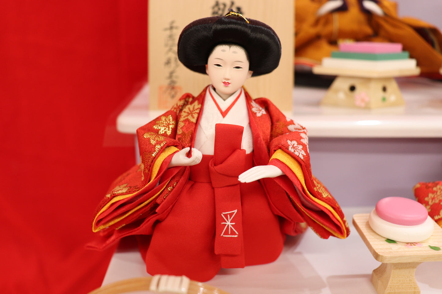 収納五人飾り雛人形セット(50cmx46cmx53cm)