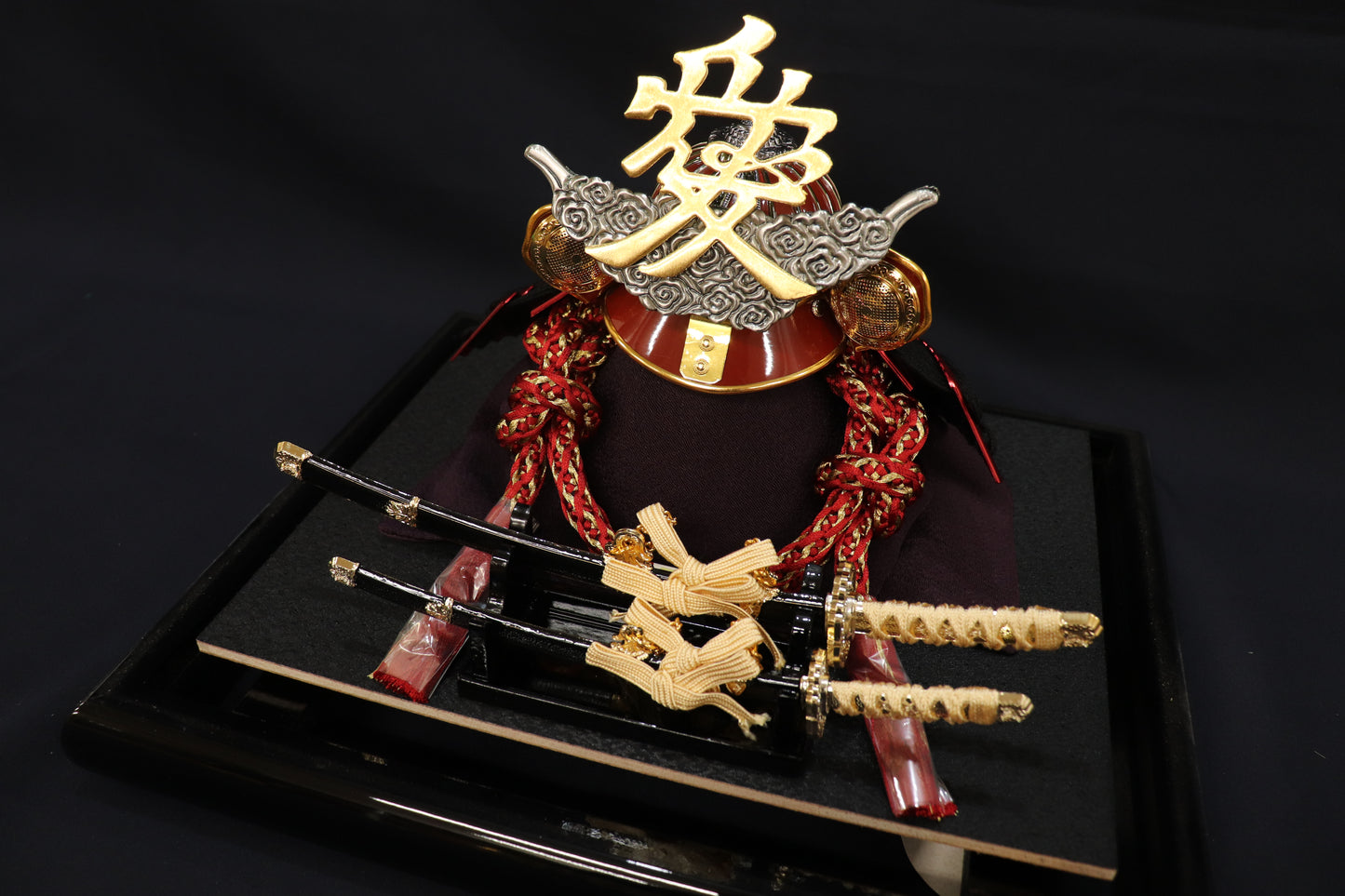 直江兼続 【ご奉仕品】兜平飾り五月人形ケースセット (37cmx31cmx36cm)【送料無料】
