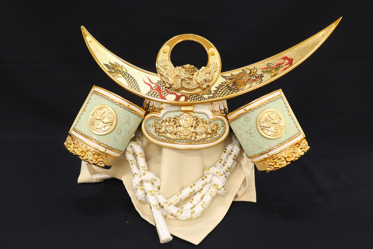 着用兜飾りセット(65cmx50cmx89cm)