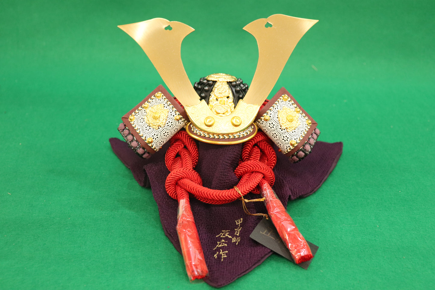 兜平飾り五月人形セット (55cmx30cmx44cm)【送料無料】