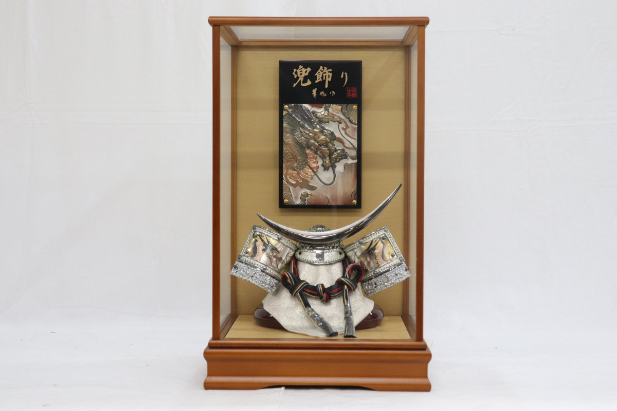 伊達政宗 兜平飾り五月人形ケースセット (32cmx28cmx54cm)【送料無料】