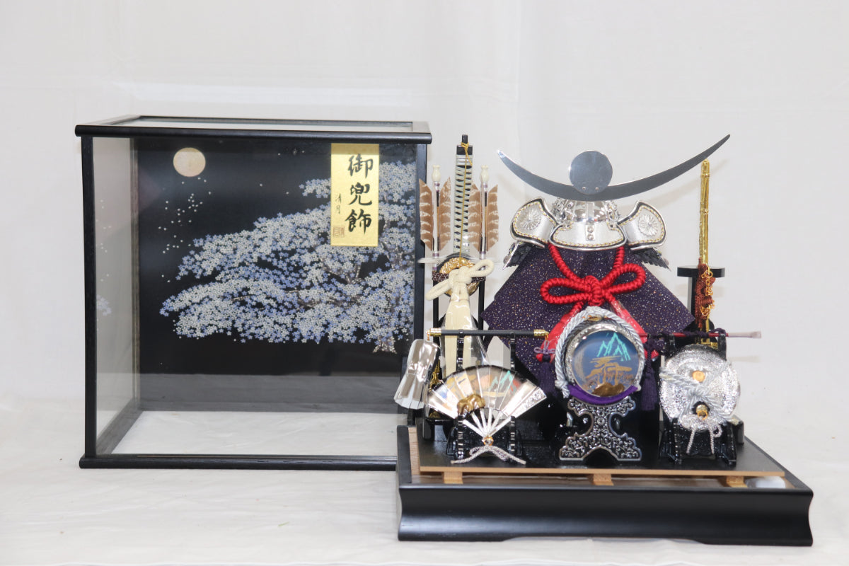上杉謙信 兜平飾り五月人形ケースセット (38cmx30cmx42cm)【送料無料】