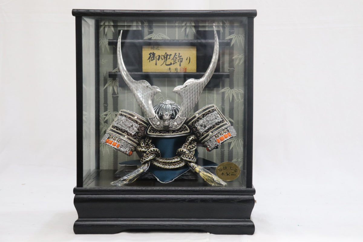 兜平飾り五月人形ケースセット (33cmx27cmx40cm)【送料無料】