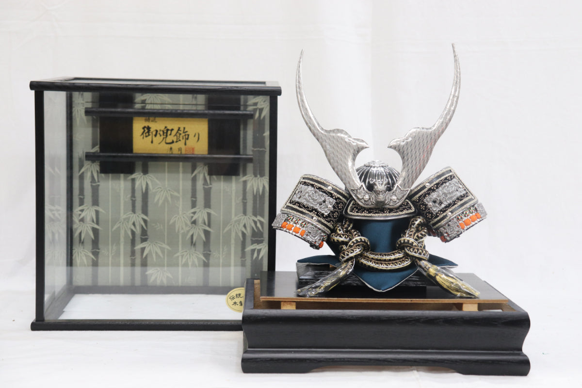 兜平飾り五月人形ケースセット (33cmx27cmx40cm)【送料無料】