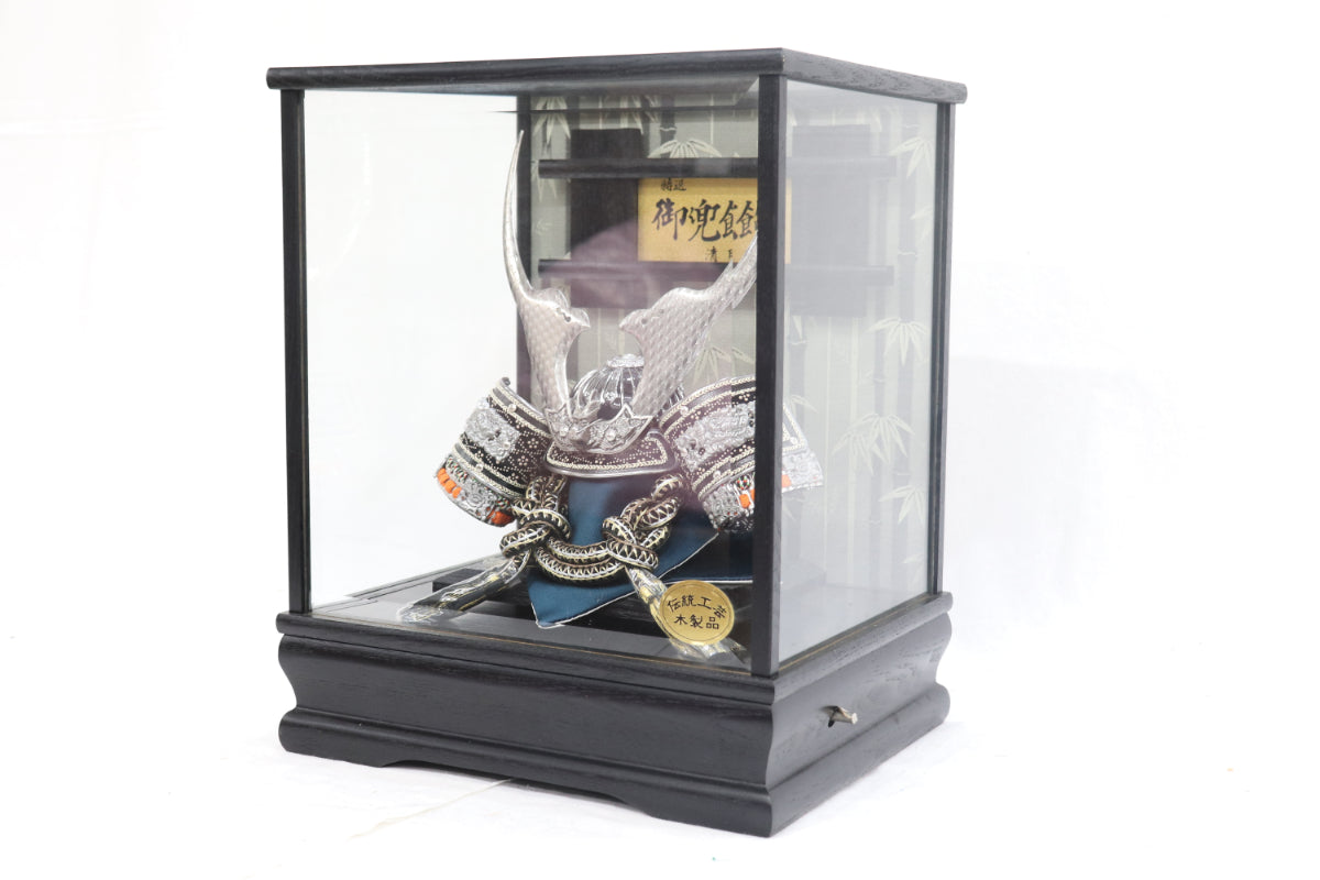 兜平飾り五月人形ケースセット (33cmx27cmx40cm)【送料無料】