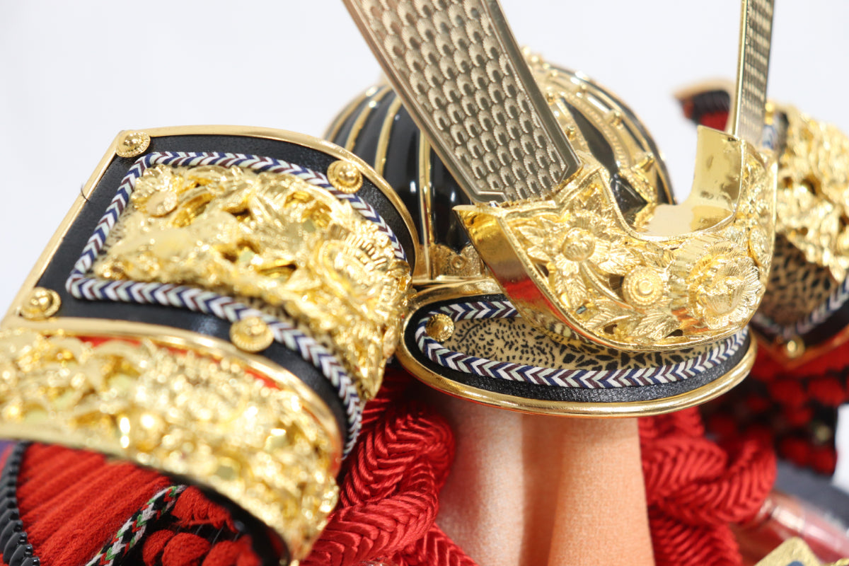 兜平飾り五月人形ケースセット (36cmx30cmx37cm)【送料無料】