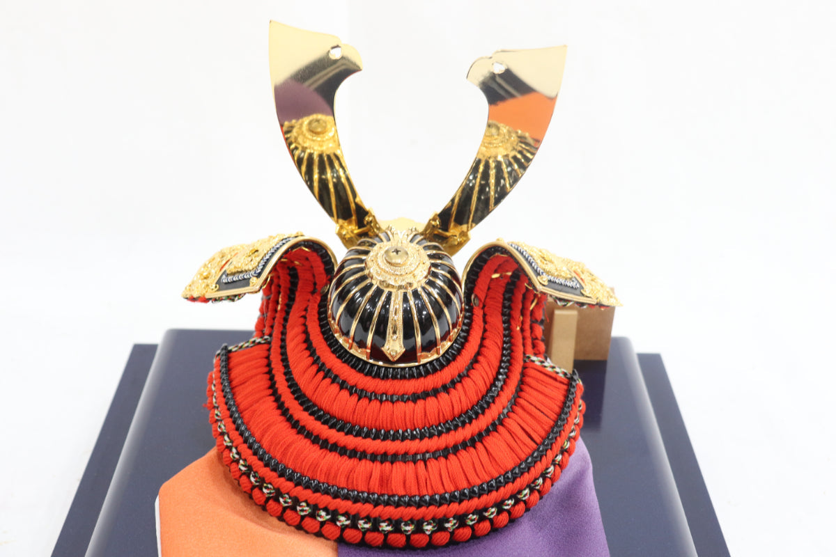 兜平飾り五月人形ケースセット (36cmx30cmx37cm)【送料無料】