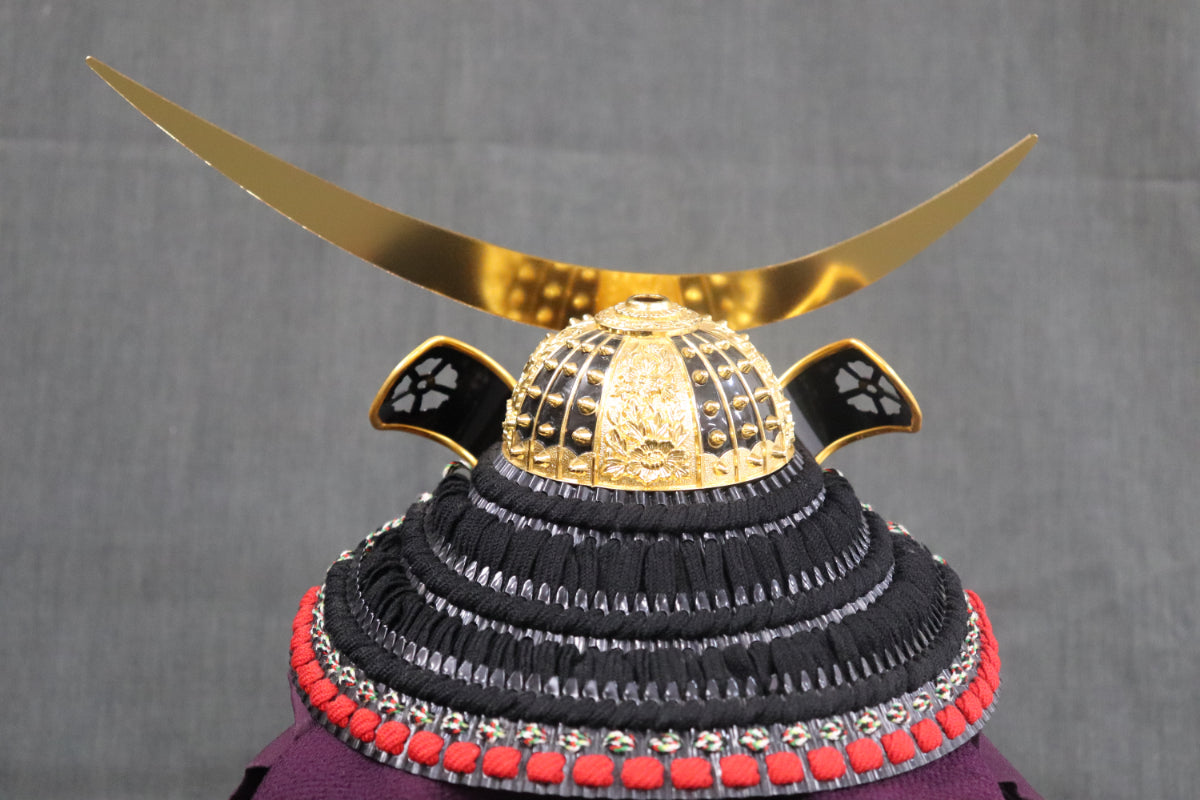 伊達政宗 兜飾り収納五月人形セット (48cmx35cmx46cm)【送料無料】