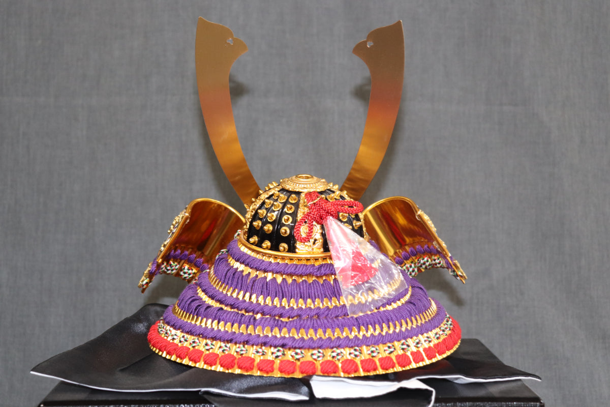 兜平飾り五月人形セット (70cmx43cmx76cm)【送料無料】