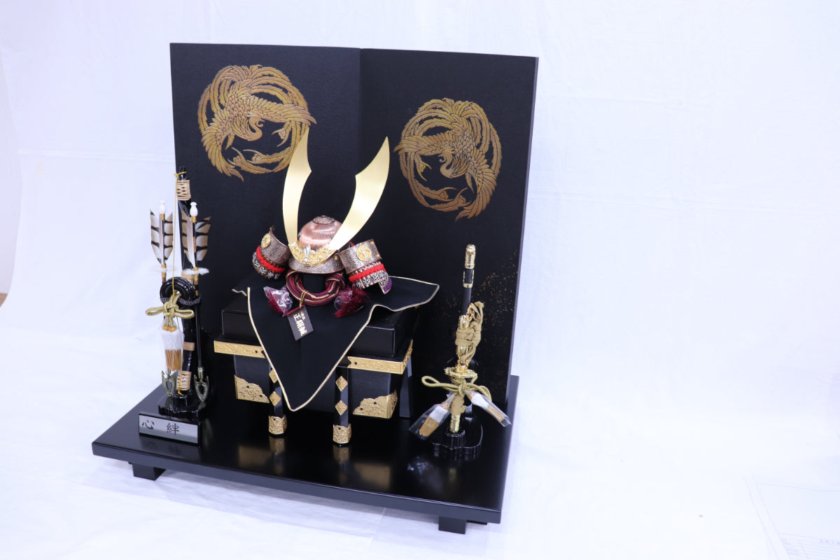 兜平飾り五月人形セット (65cmx43cmx67cm)【送料無料】