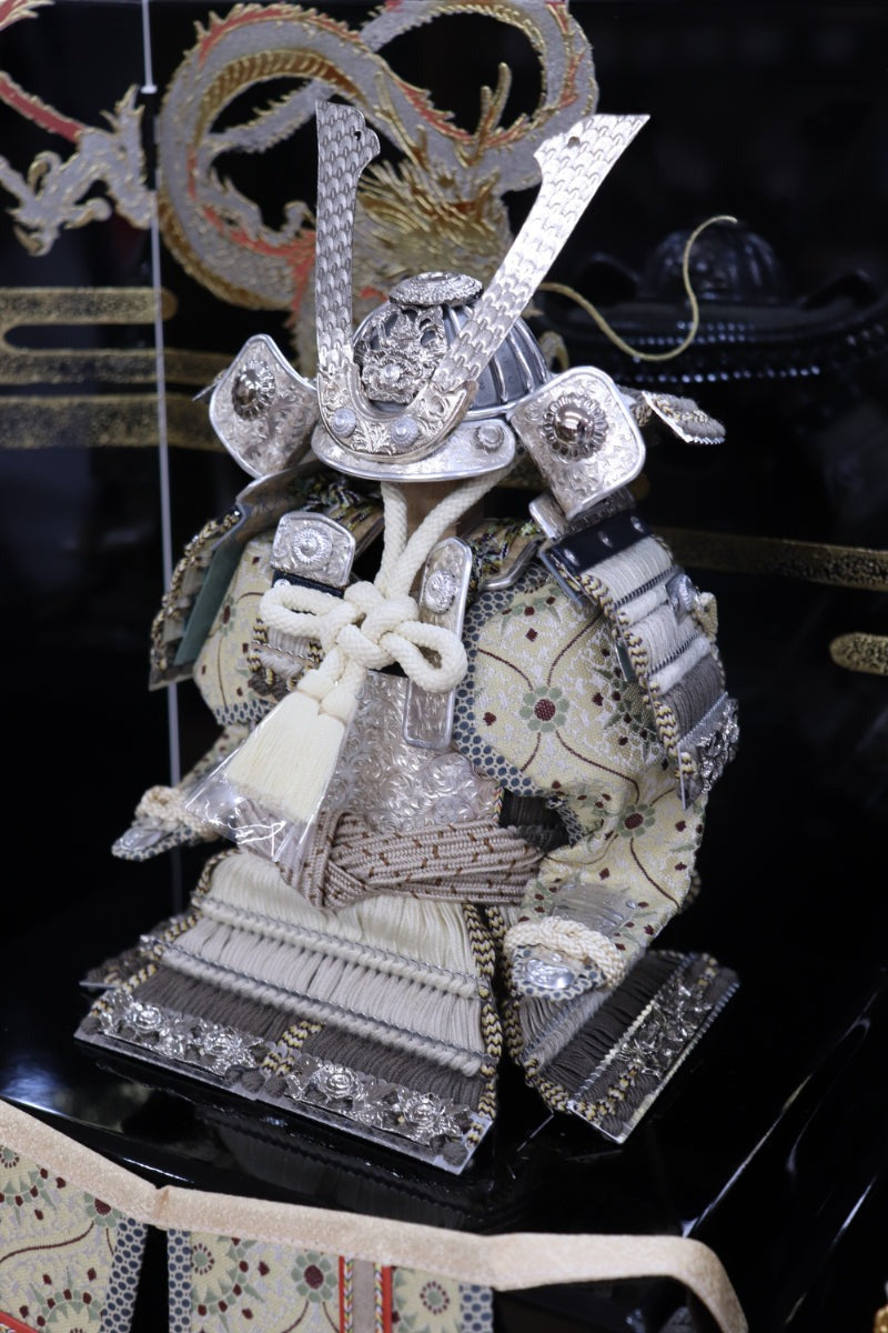 鎧平飾り五月人形セット (50cmx40cmx68cm)【送料無料】