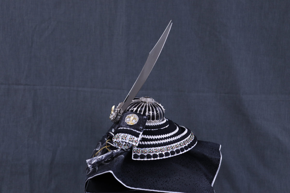 兜平飾り五月人形セット (65cmx43cmx67cm)【送料無料】