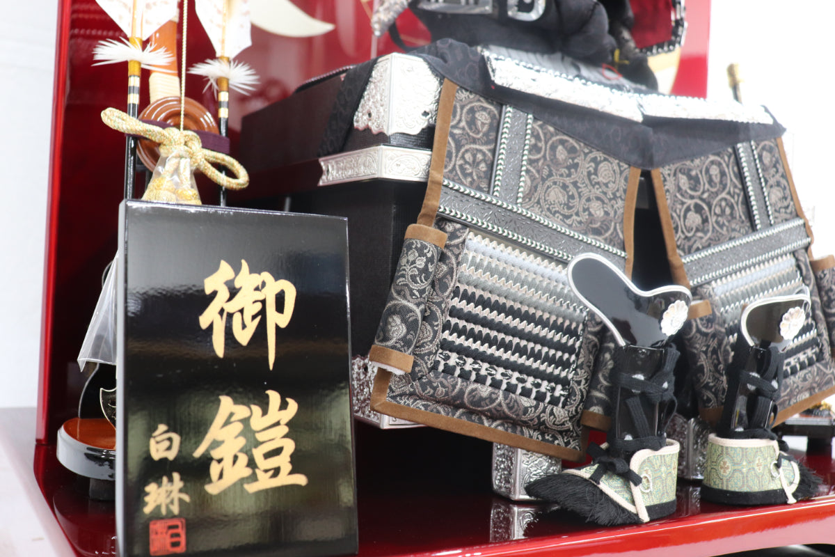 上杉謙信 鎧平飾り五月人形セット (65cmx45cmx77cm)【送料無料】