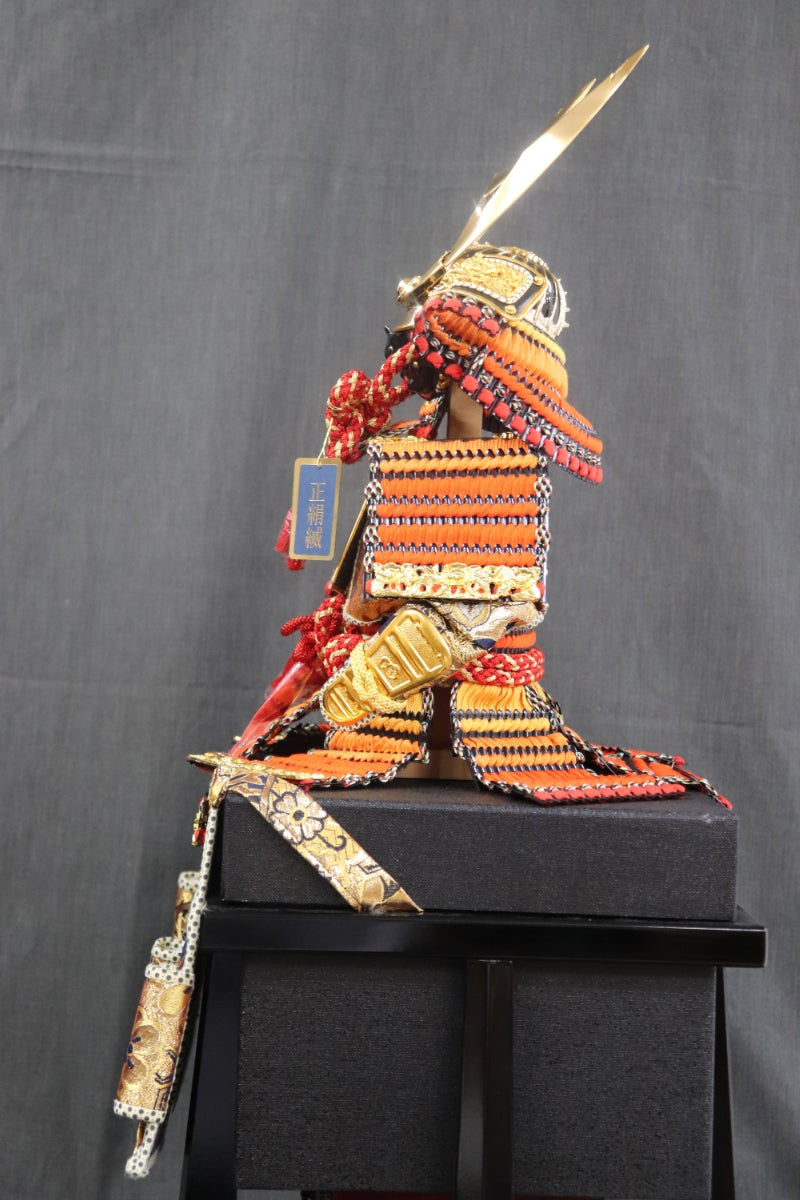 鎧平飾り五月人形セット (69cmx42cmx78cm)【送料無料】