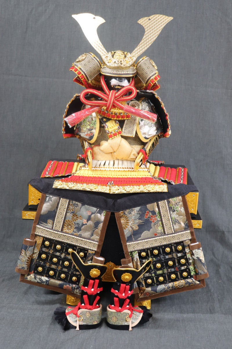 鎧平飾り五月人形セット (70cmx45cmx66cm)【送料無料】