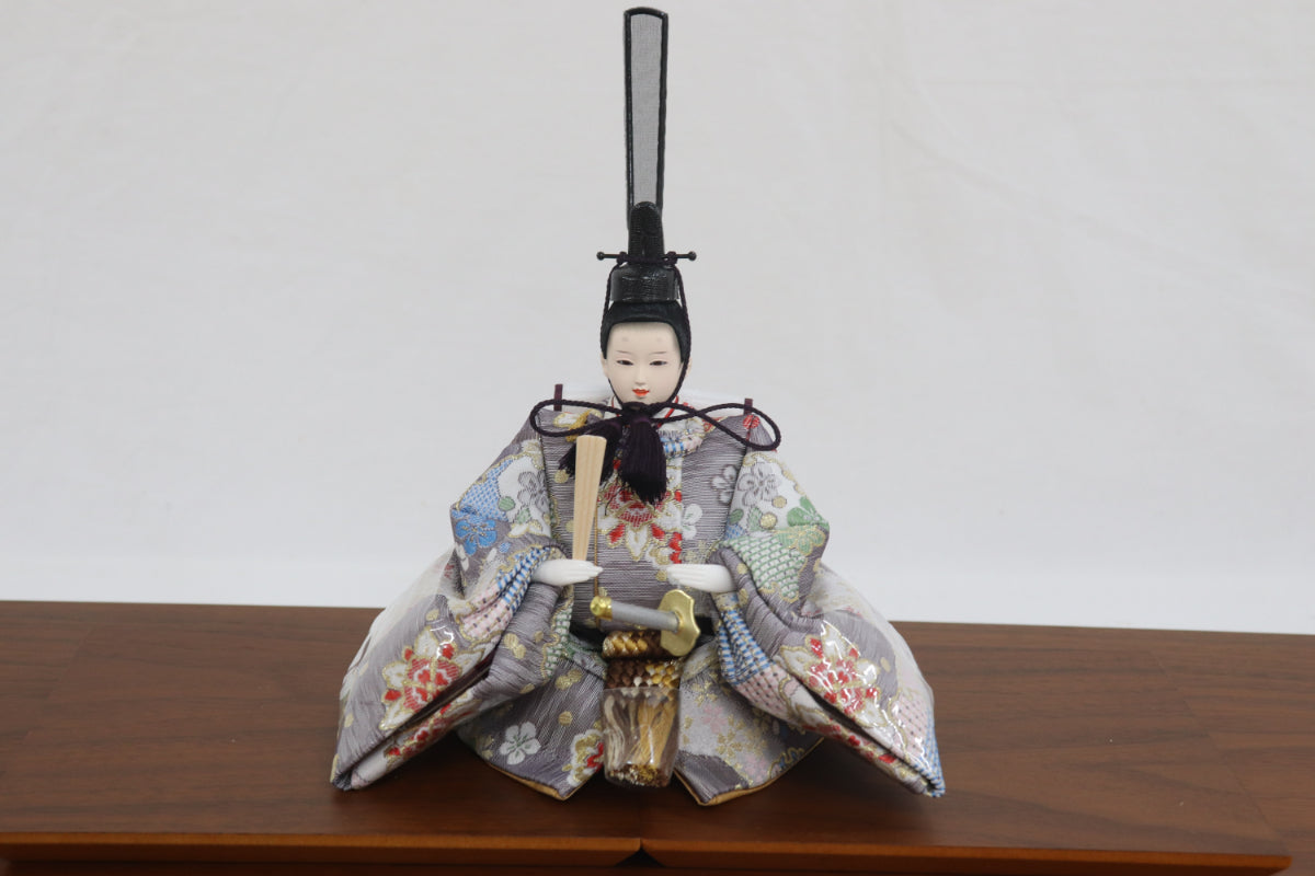 親王飾り雛人形(60cmx35cmx36cm)