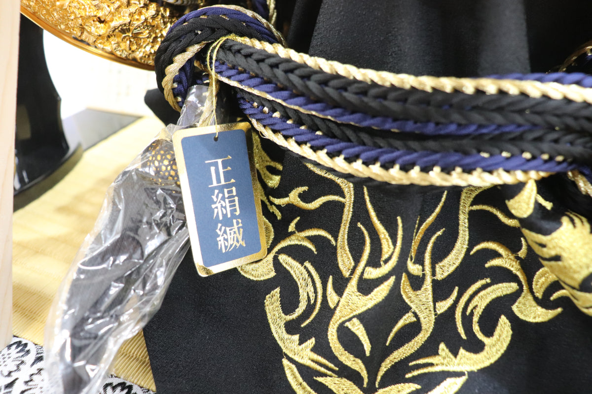 兜平飾り着用五月人形セット (65cmx50cmx88cm)【送料無料】