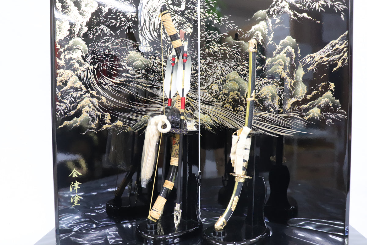 兜平飾り五月人形セット (55cmx40cmx61cm)【送料無料】
