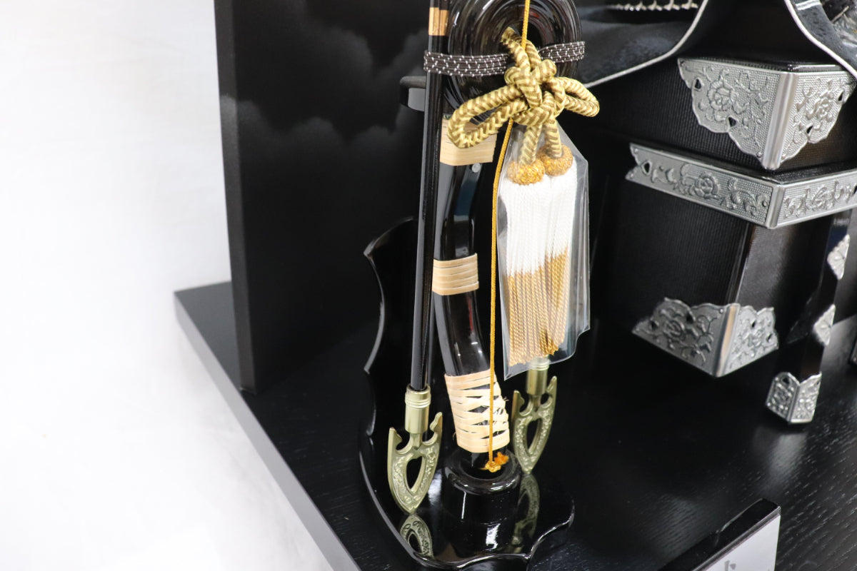兜平飾り五月人形セット (65cmx43cmx67cm)【送料無料】