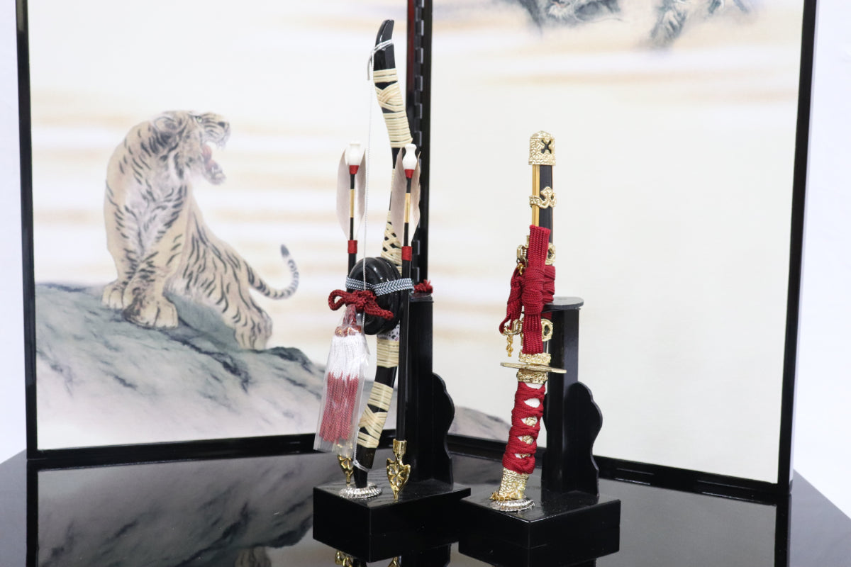 兜平飾り五月人形セット (65cmx40cmx57cm)【送料無料】