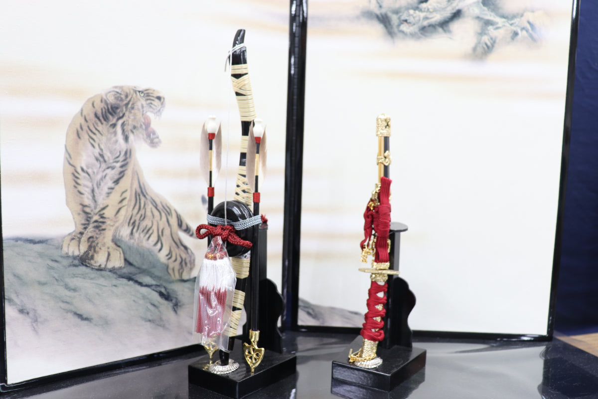 兜平飾り五月人形セット (65cmx40cmx57cm)【送料無料】