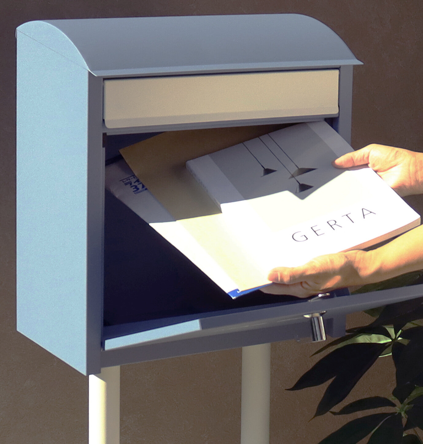 スタンドポスト　Olga-オルガ-