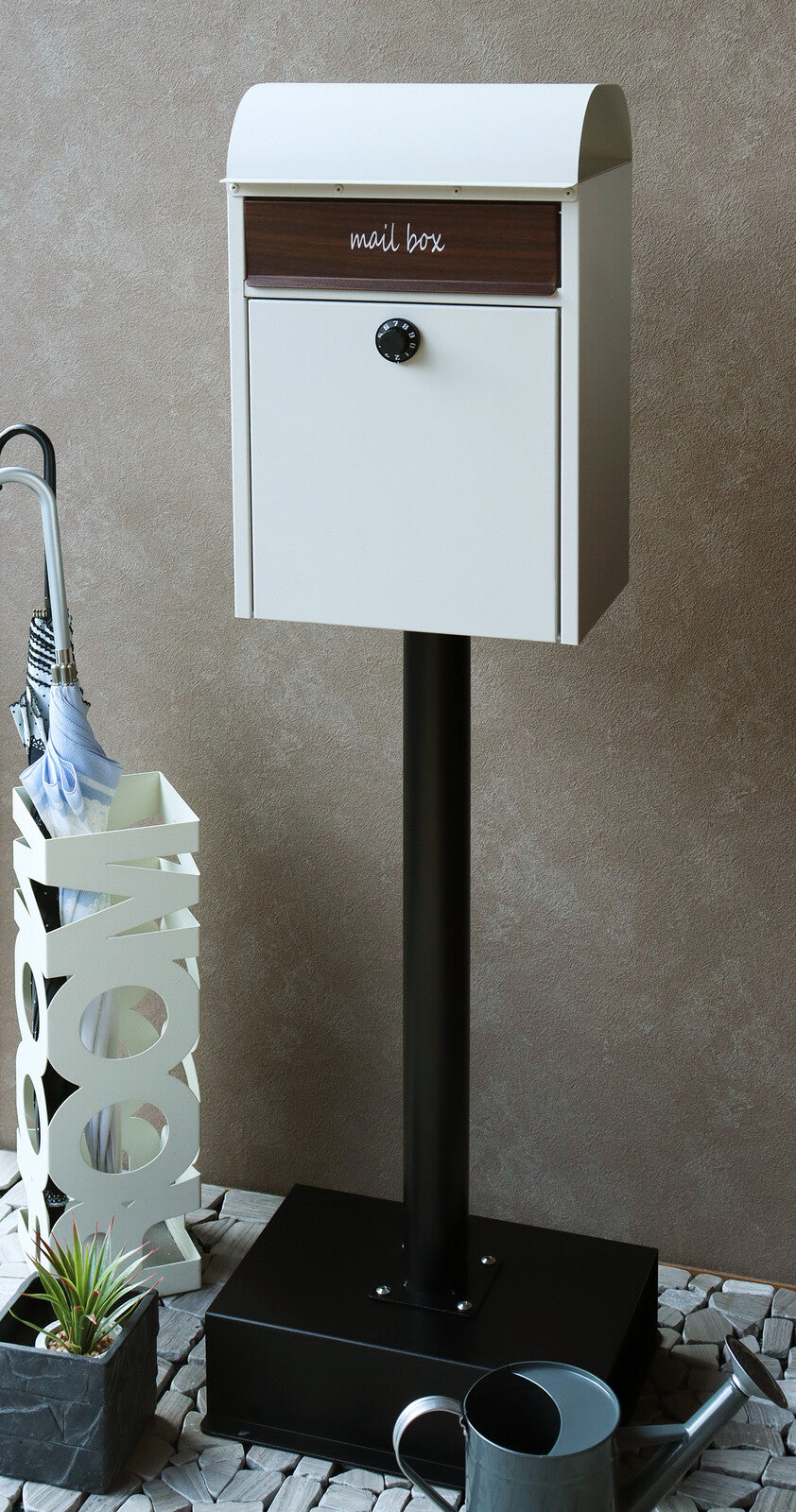 スタンドポスト　Gilda-ジルダ-　