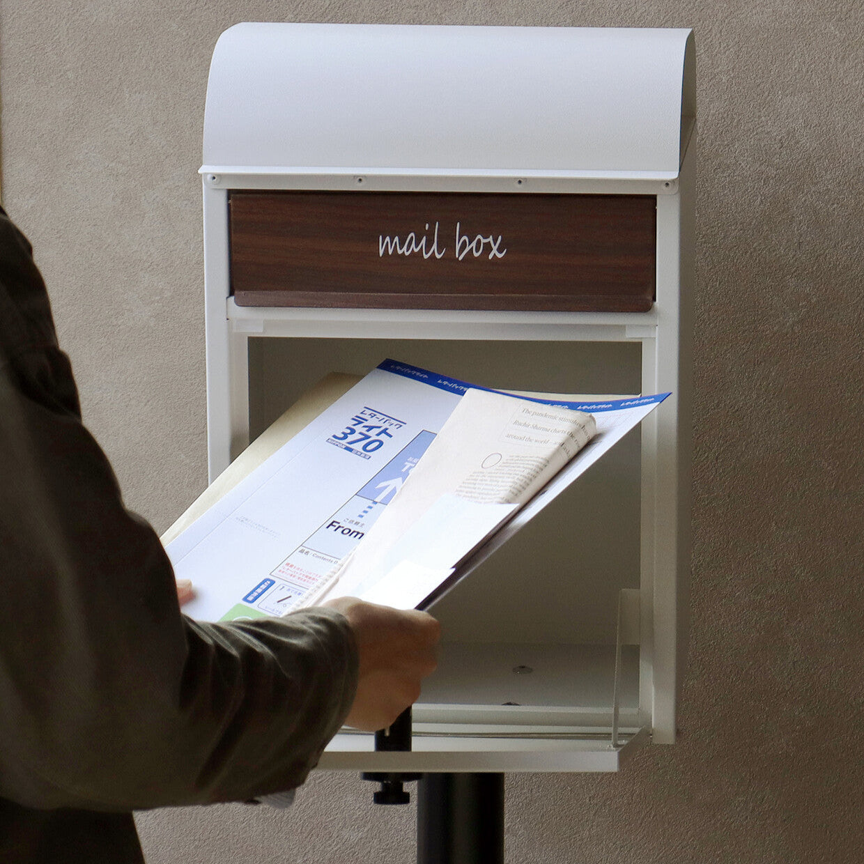 スタンドポスト　Gilda-ジルダ-　