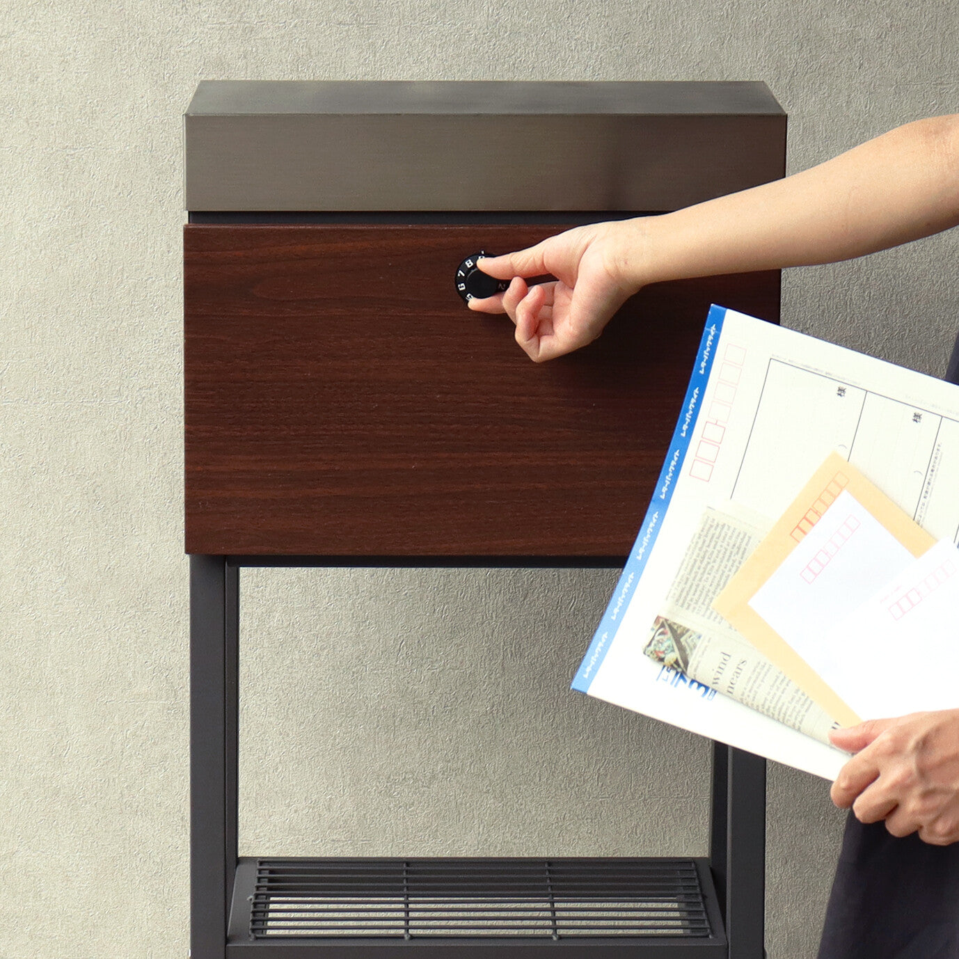 スタンドポスト　Lexi-レクシー-　