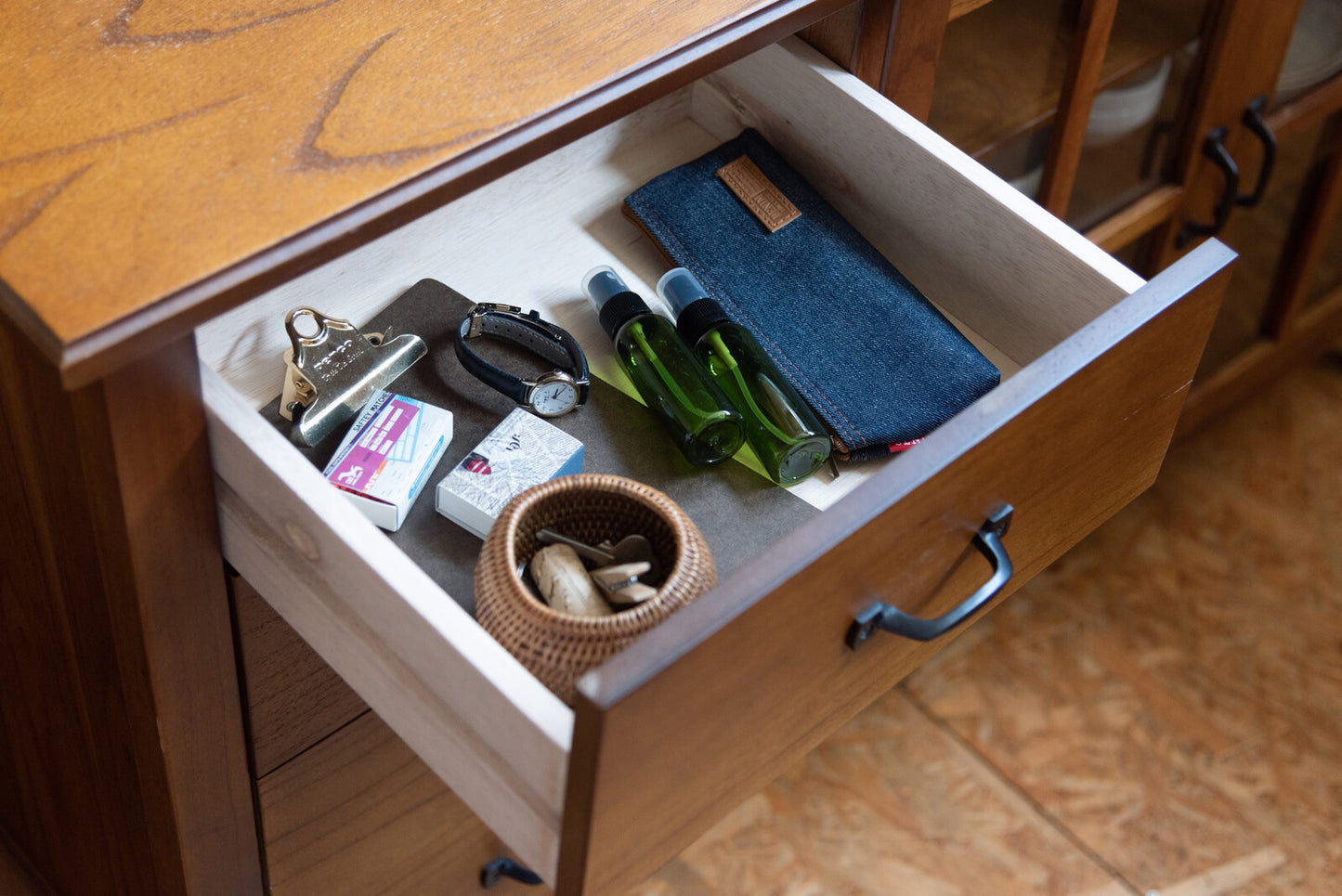 キャビネット 食器棚 カップボード チェスト 4段 木製チェスト 木製 キッチン収納