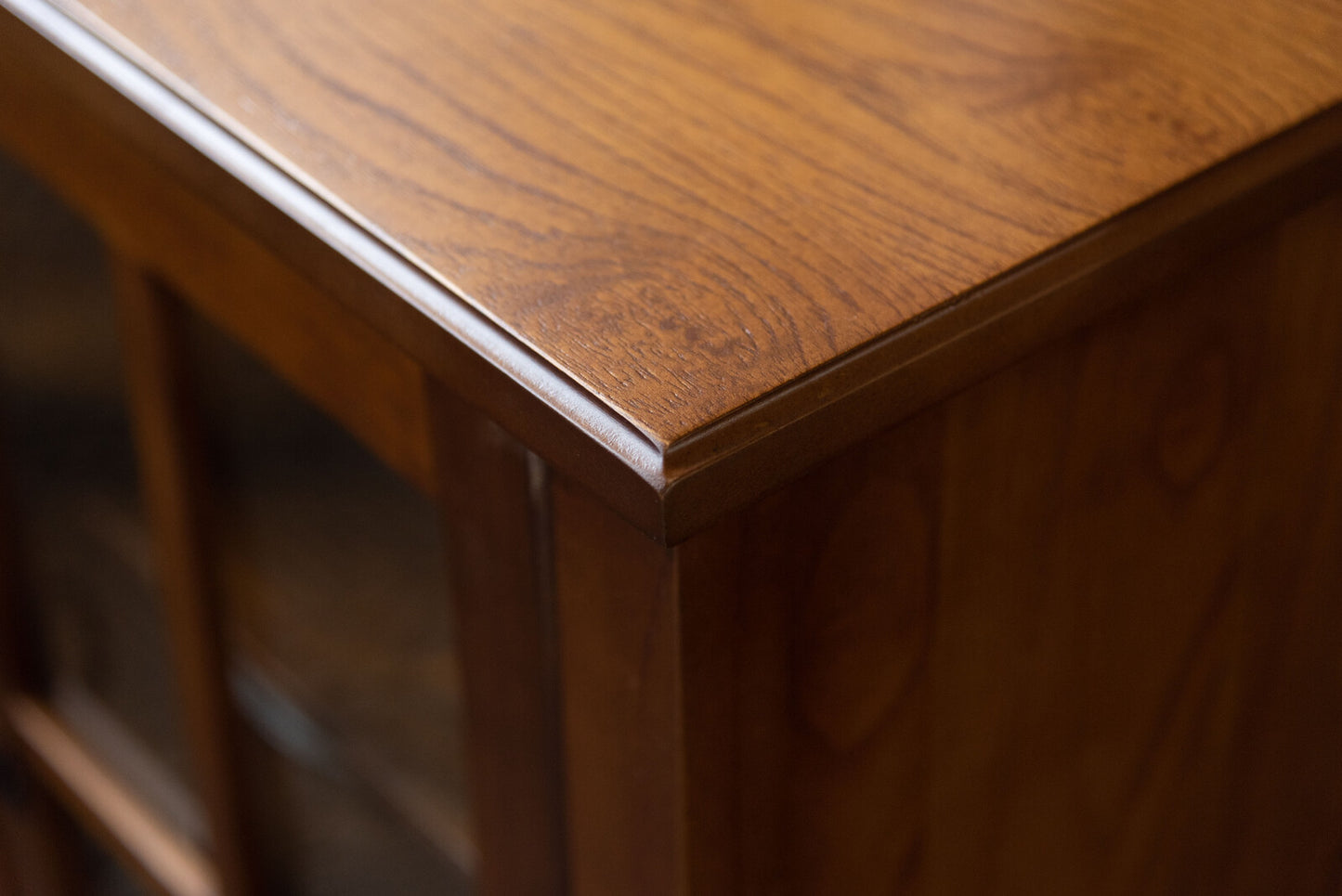 キャビネット 天然木 アンティーク スリム 省スペース 収納 扉付き 棚付き ガラス扉