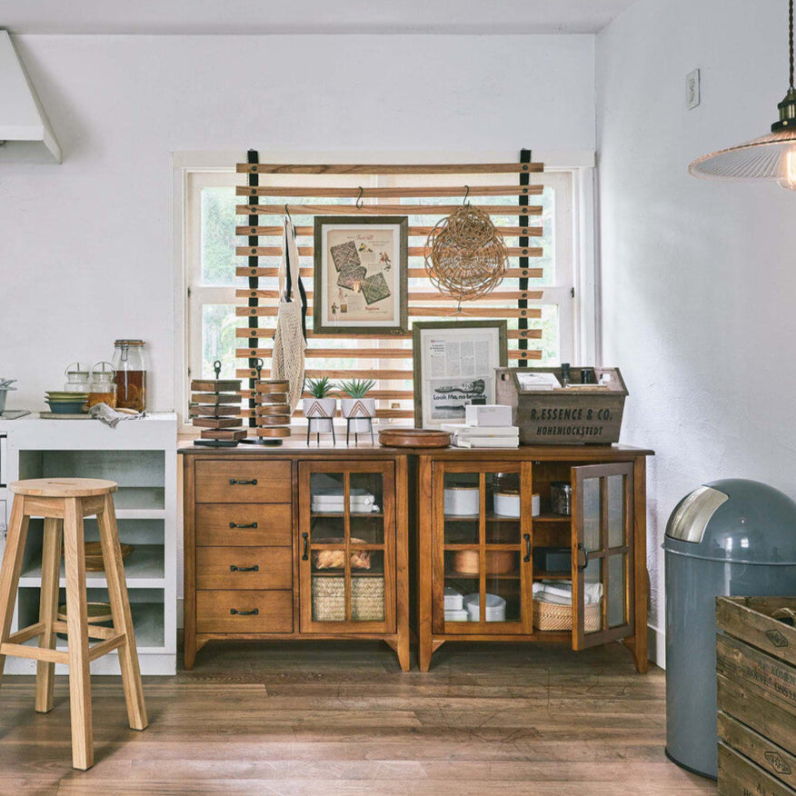 キャビネット 天然木 アンティーク スリム 省スペース 収納 扉付き 棚付き ガラス扉