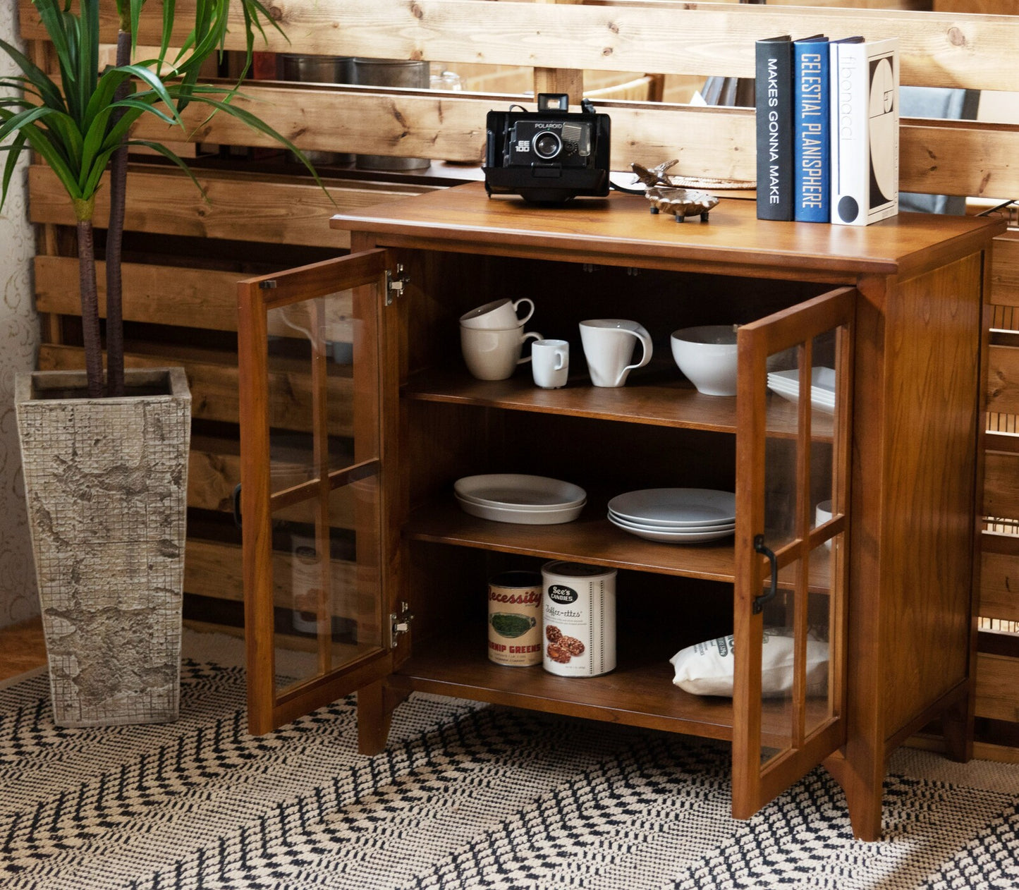 キャビネット 天然木 アンティーク スリム 省スペース 収納 扉付き 棚付き ガラス扉