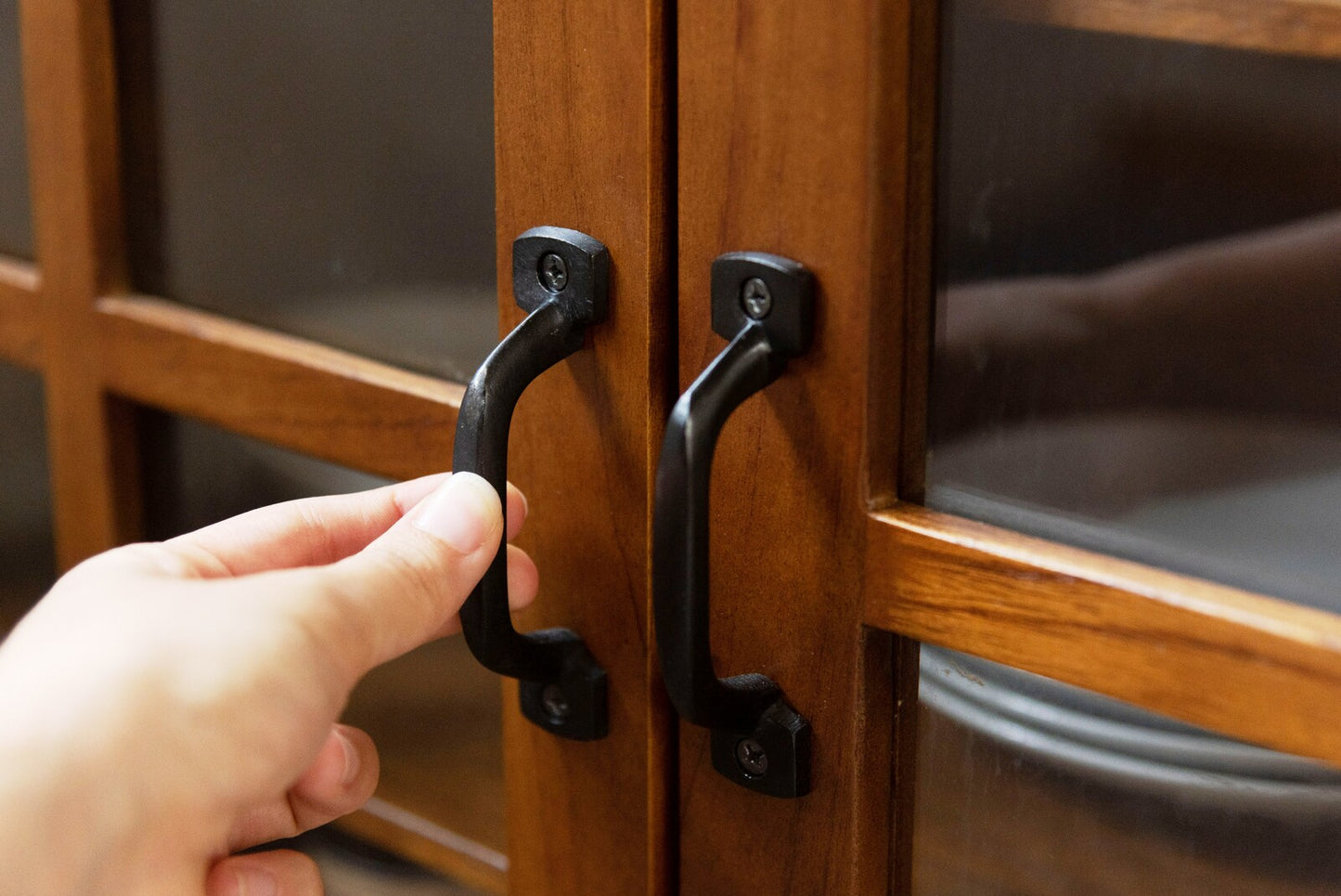 キャビネット 天然木 アンティーク スリム 省スペース 収納 扉付き 棚付き ガラス扉