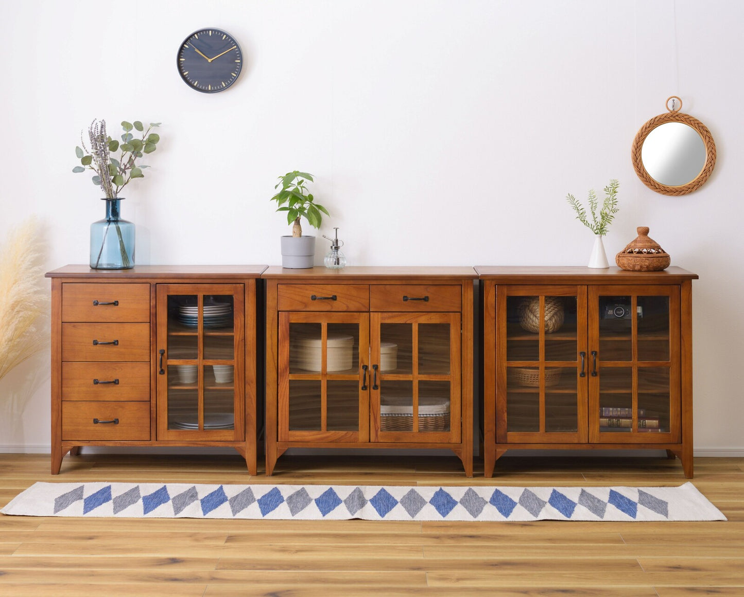 キャビネット 天然木 アンティーク スリム 省スペース 収納 扉付き 棚付き ガラス扉