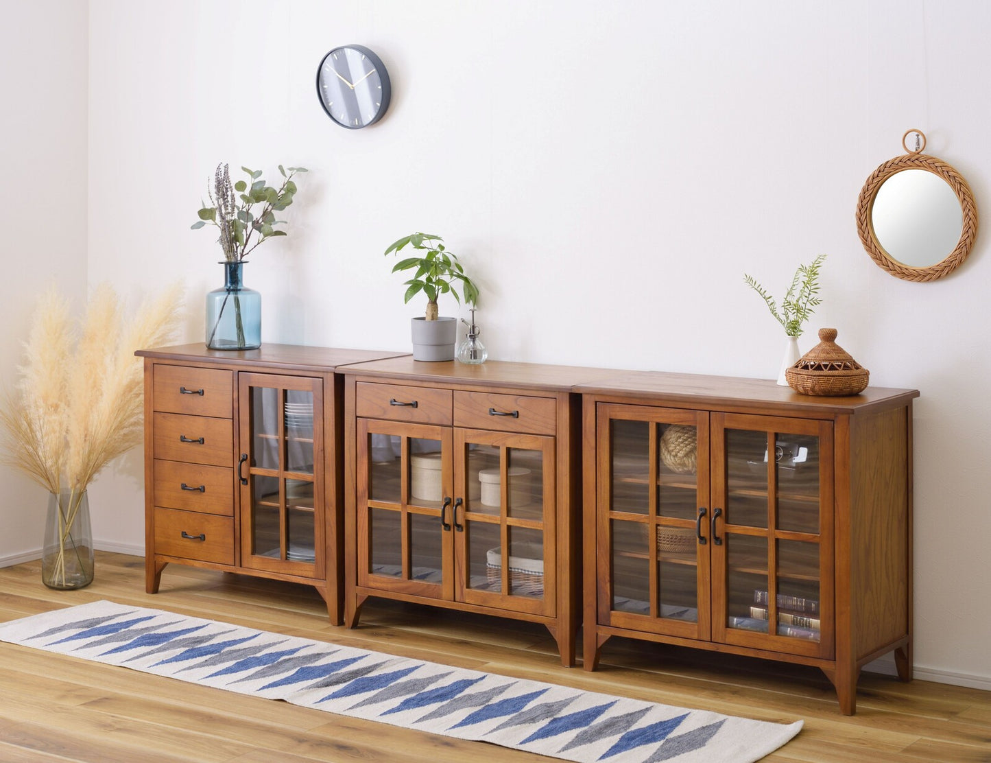 キャビネット 天然木 アンティーク スリム 省スペース 収納 扉付き 棚付き ガラス扉