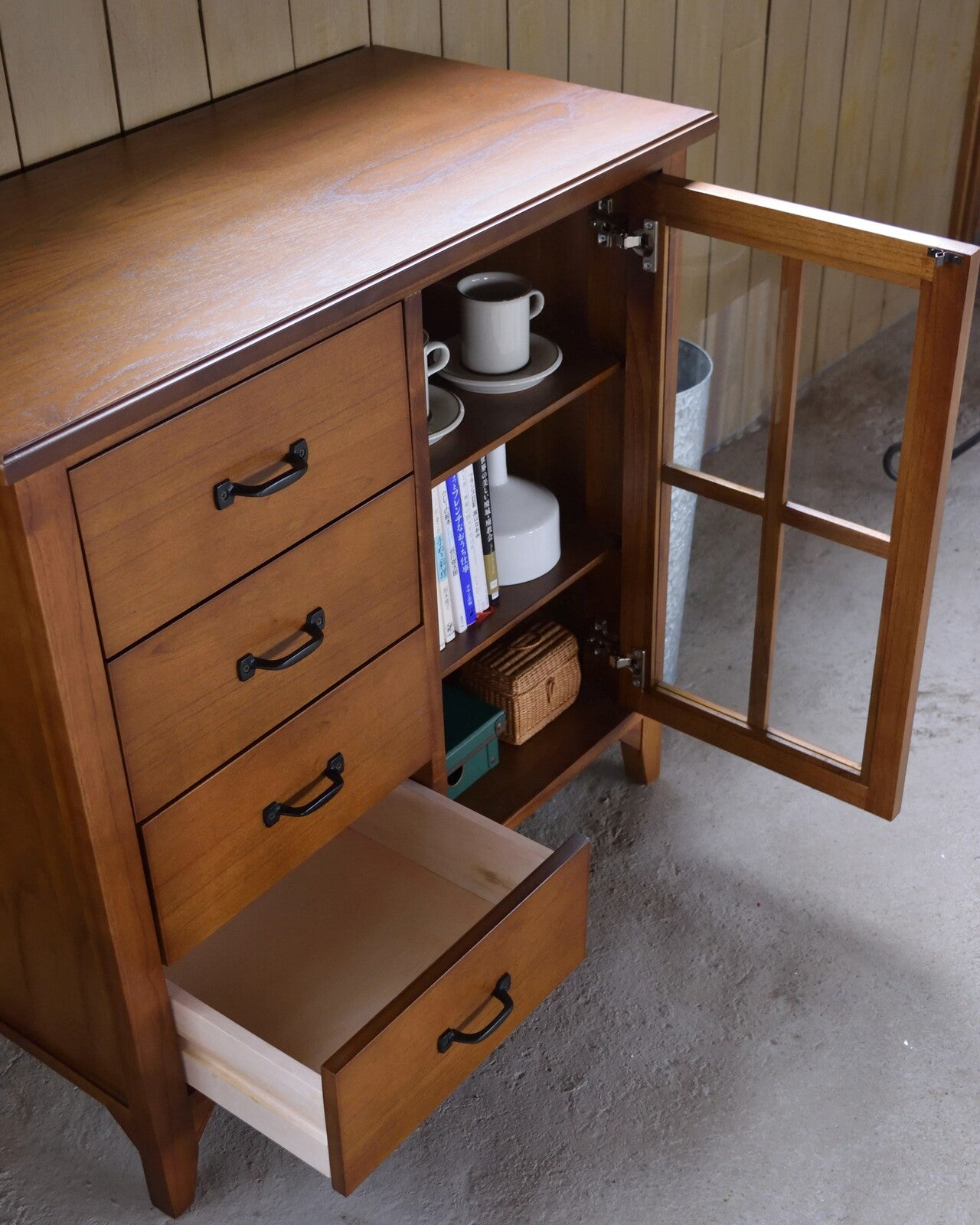 キャビネット 天然木 アンティーク スリム 省スペース 収納 扉付き 棚付き ガラス扉