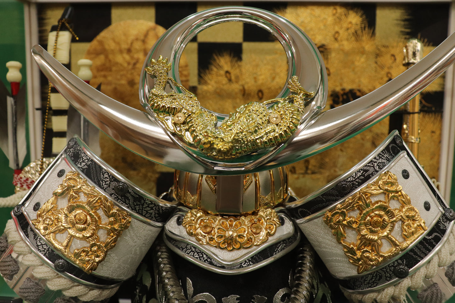 兜平飾り五月人形ケースセット (44cm×33cm×39cm)