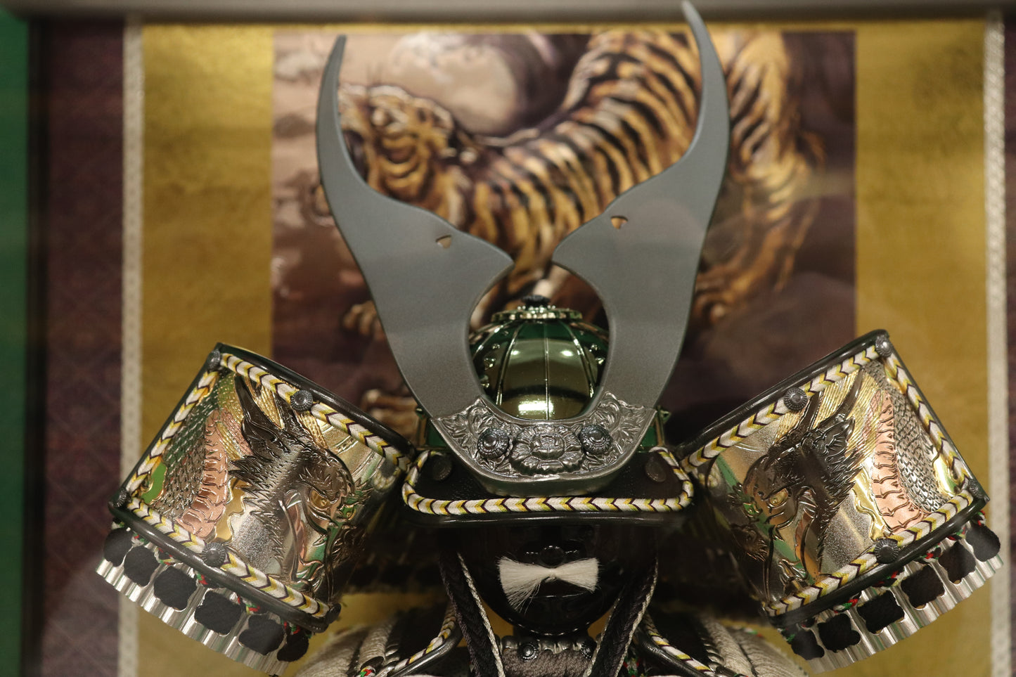 兜平飾り五月人形ケースセット (35cm×28cm×55cm)