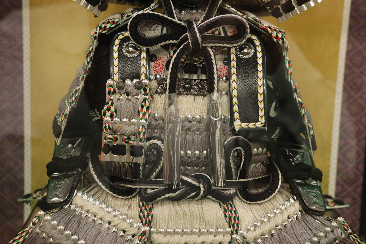 兜平飾り五月人形ケースセット (35cm×28cm×55cm)