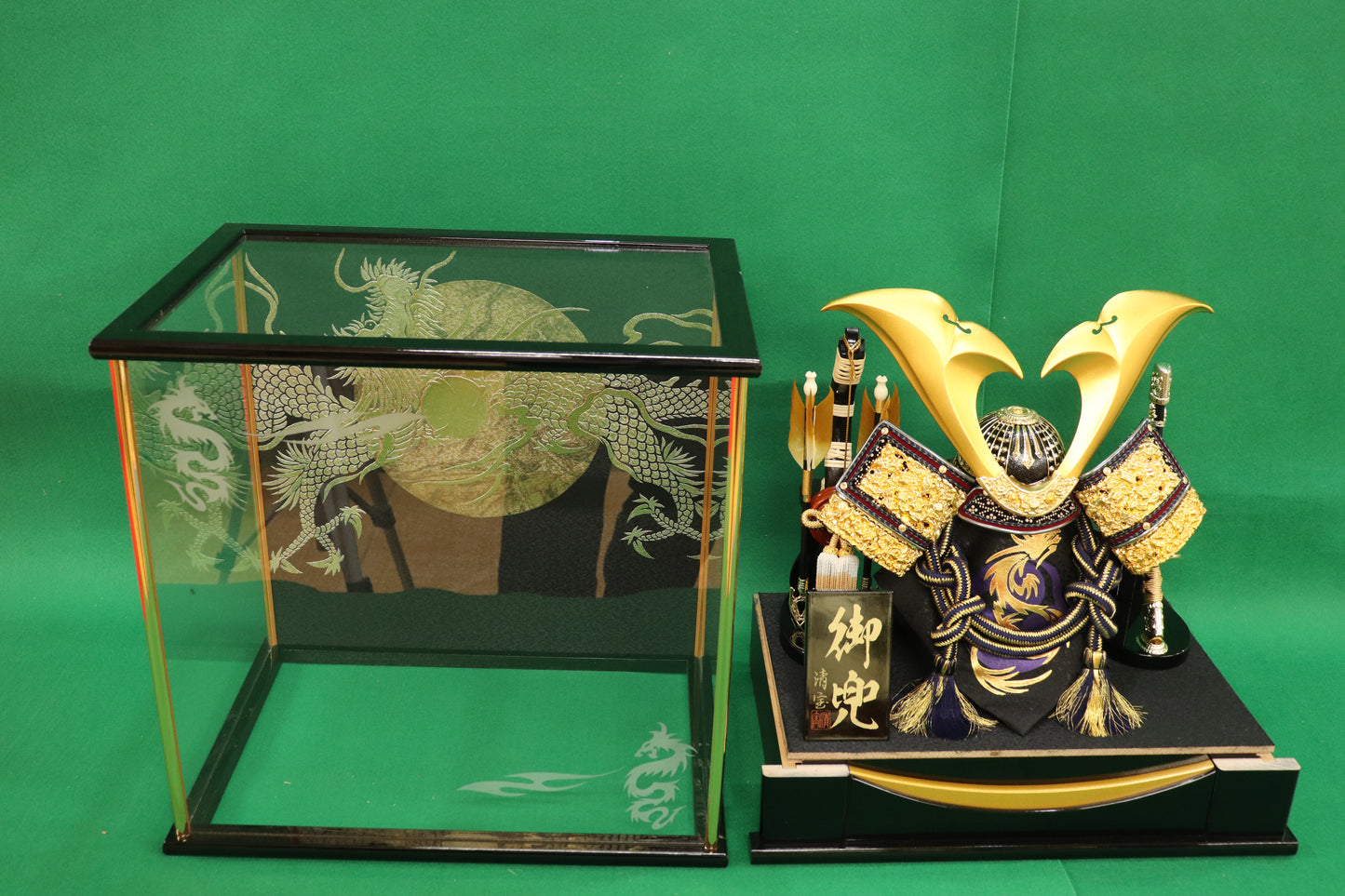 兜平飾り五月人形ケースセット (39cm×27cm×45cm)