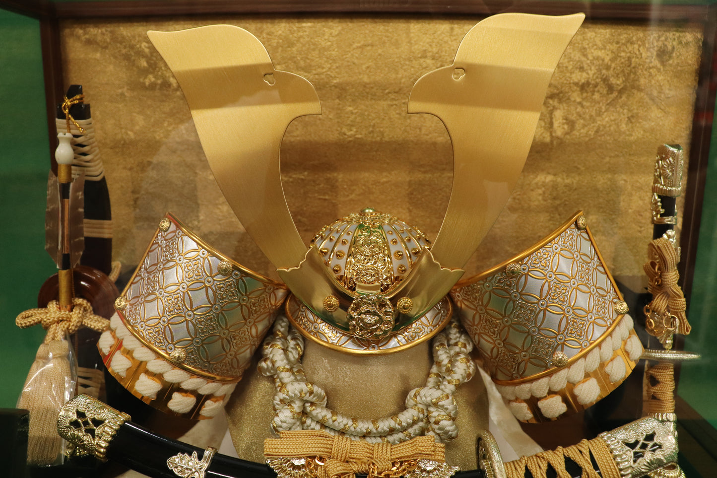 兜平飾り五月人形ケースセット (50cm×30cm×36cm)