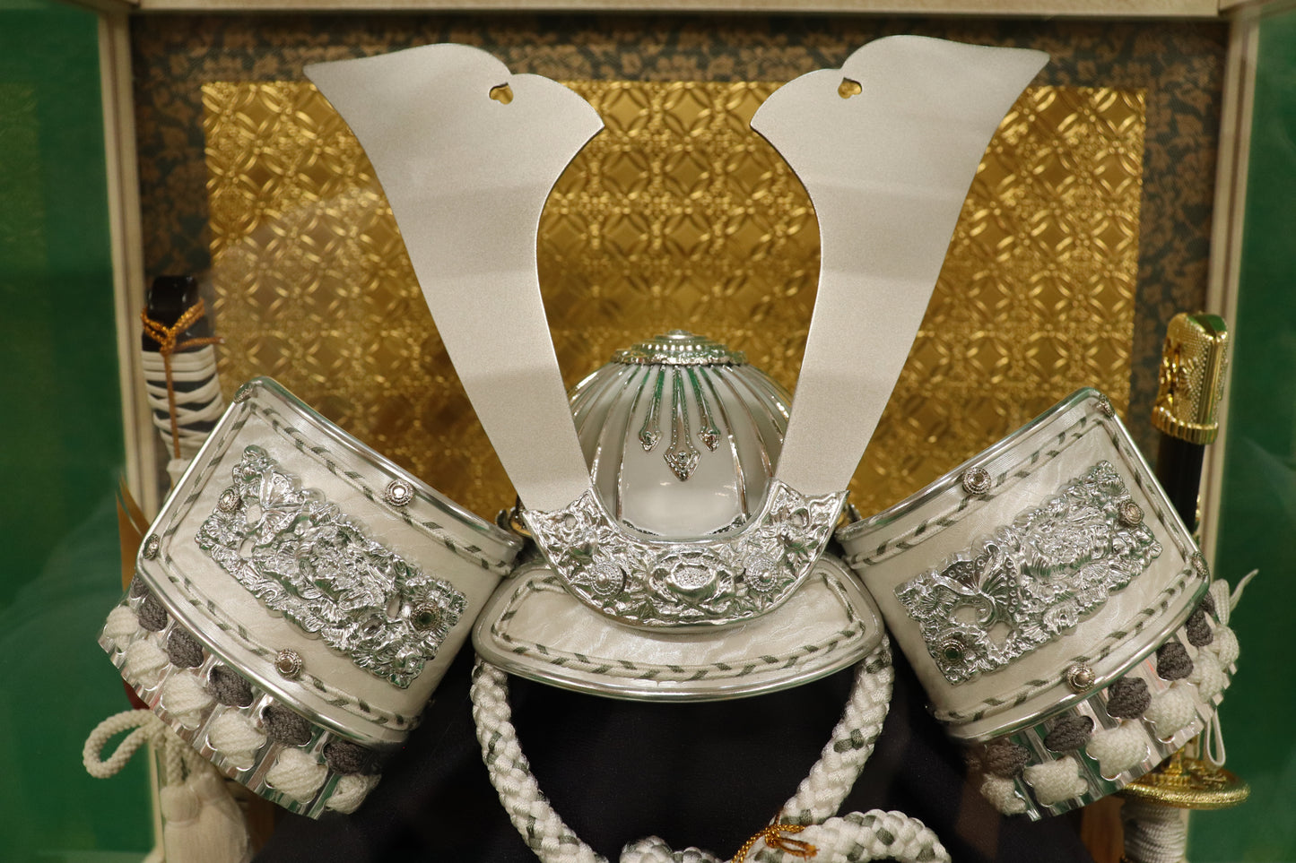 兜平飾り五月人形ケースセット (36cm×28cm×32cm)