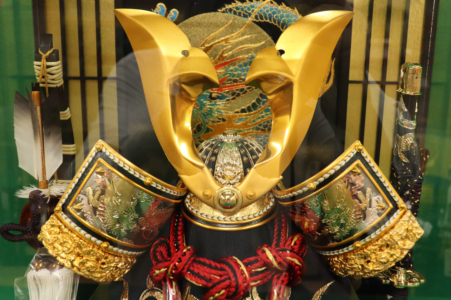 兜平飾り五月人形ケースセット (42cm×27cm×44cm)
