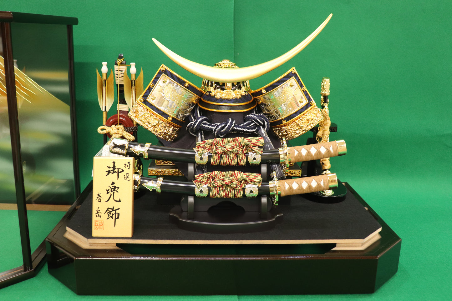 伊達政宗　兜平飾り五月人形ケースセット (48cm×30cm×40cm)