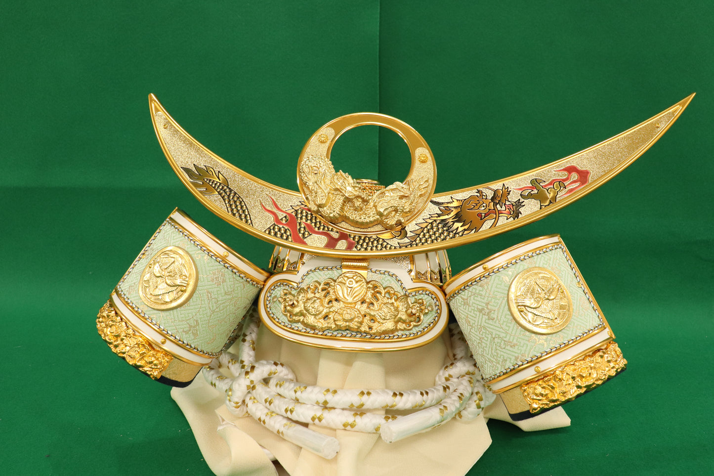 上杉謙信　着用兜平飾り五月人形セット (62cm×42cm×70cm)