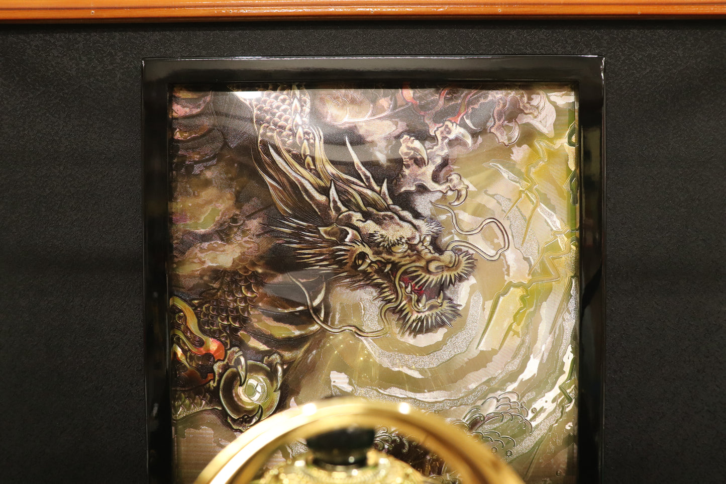 上杉謙信　兜着用ケース五月人形セット (56cm×39cm×55cm)