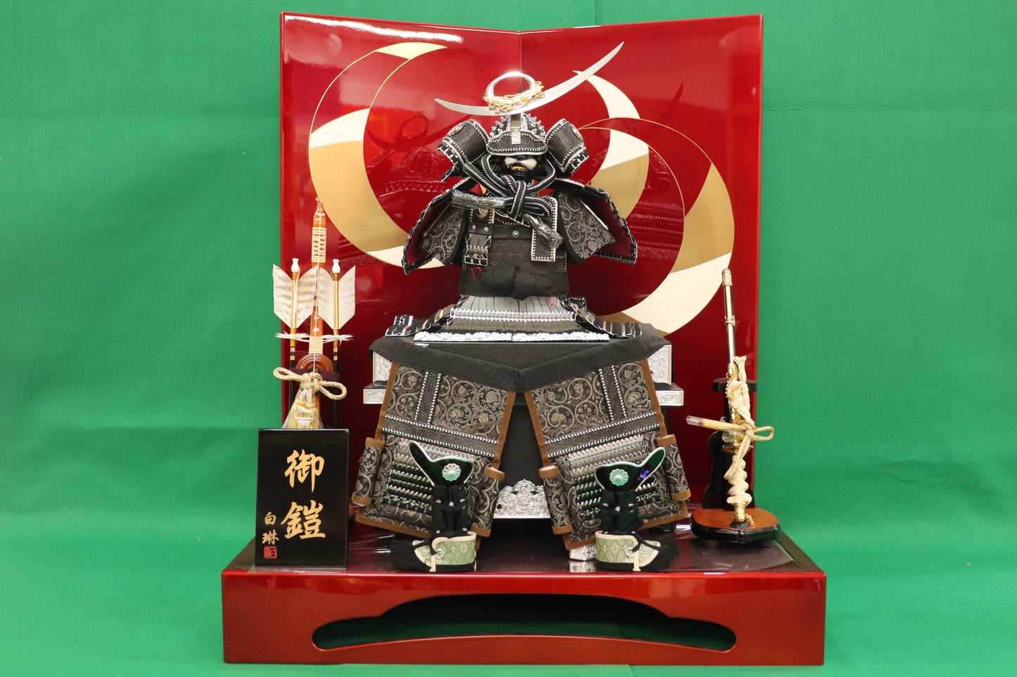 上杉謙信　鎧平飾り五月人形セット (65cm×45cm×77cm)【送料無料】