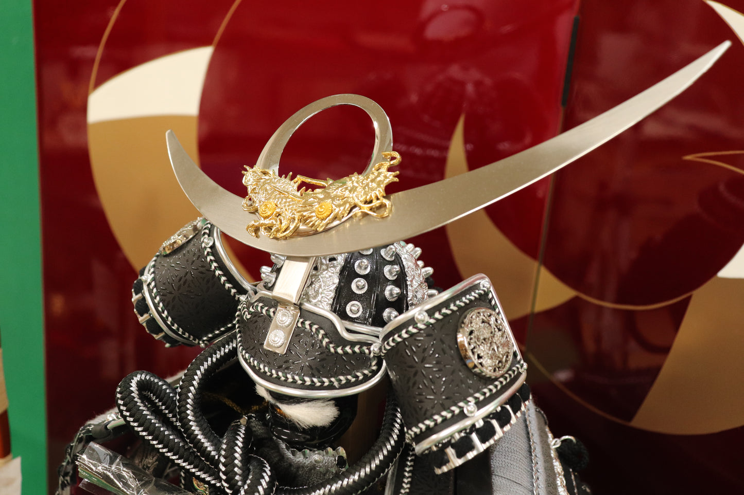 上杉謙信　鎧平飾り五月人形セット (65cm×45cm×77cm)【送料無料】